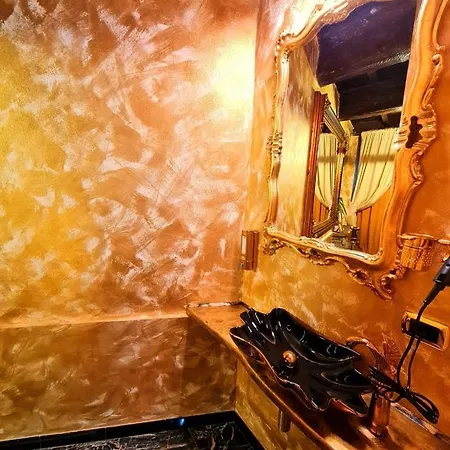 Love hotel Caravaggio