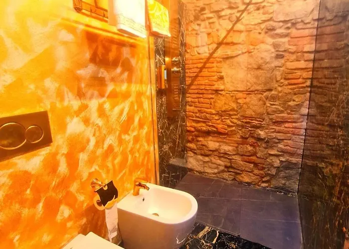 Caravaggio Love hotel